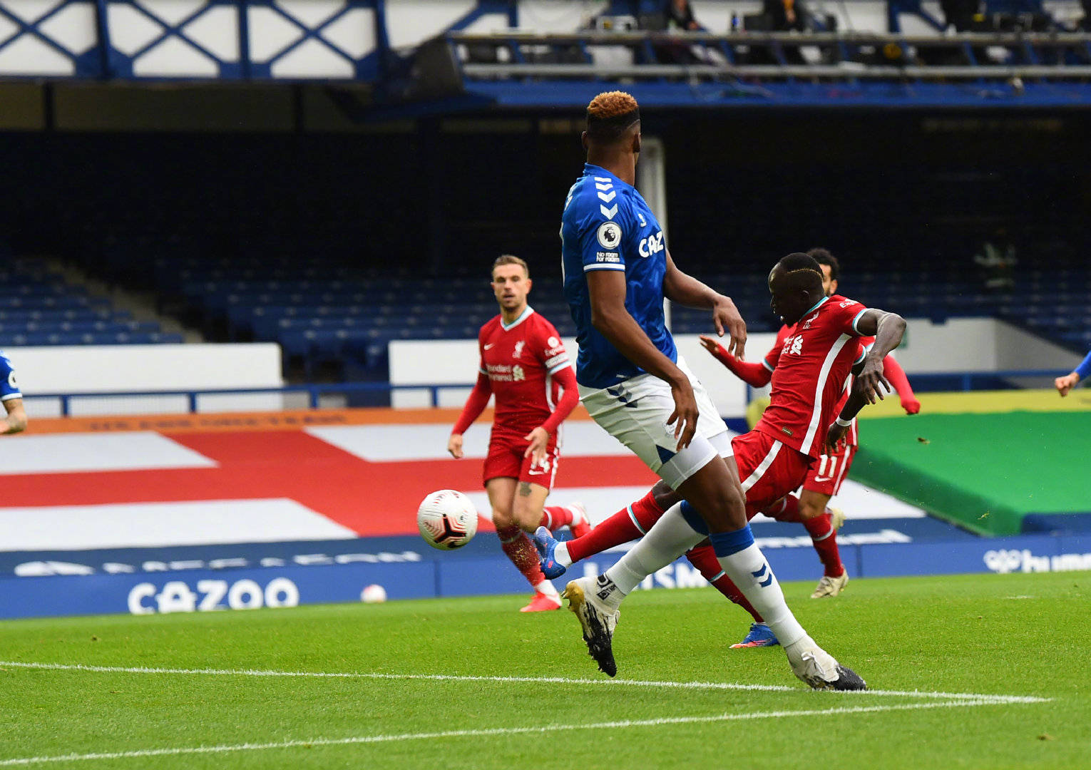 帮助曼联在 帮助曼联在